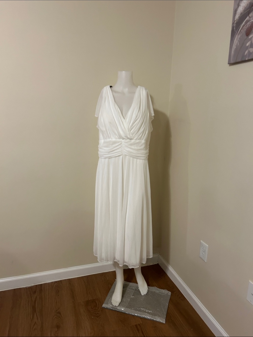 White V-Neck Midi Chiffon Dress with Draped Waist